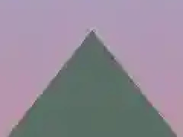 WebPを高圧縮で圧縮し山の頂上付近を3倍に拡大した画像。粒状のノイズが消えて全体がなめらかになり、輪郭がやや柔らかく見える
